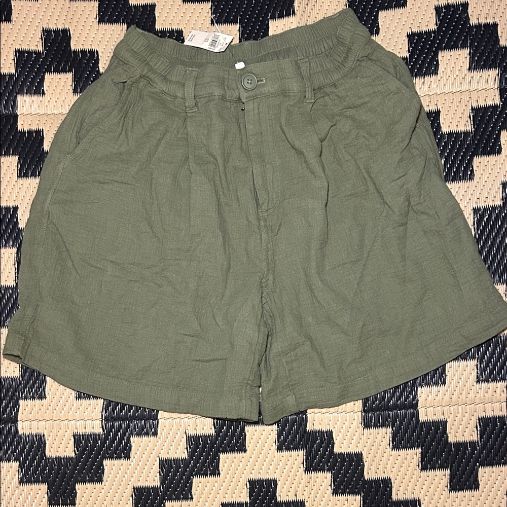 Aerie Sage Green Women's Bermudas